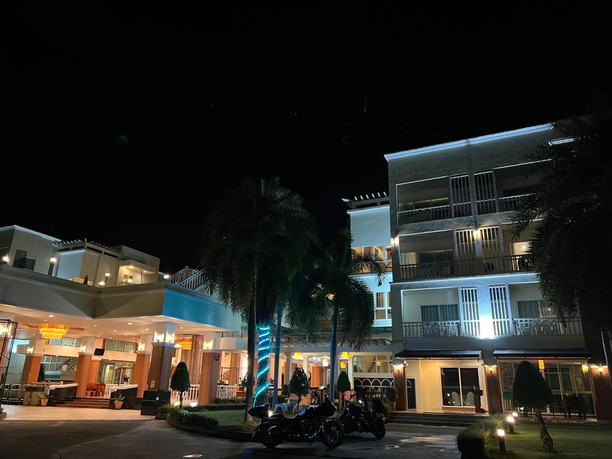 Krabi Front Bay Resort Esterno foto